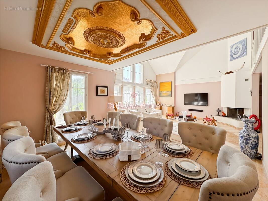 Maison à MONTEVRAIN