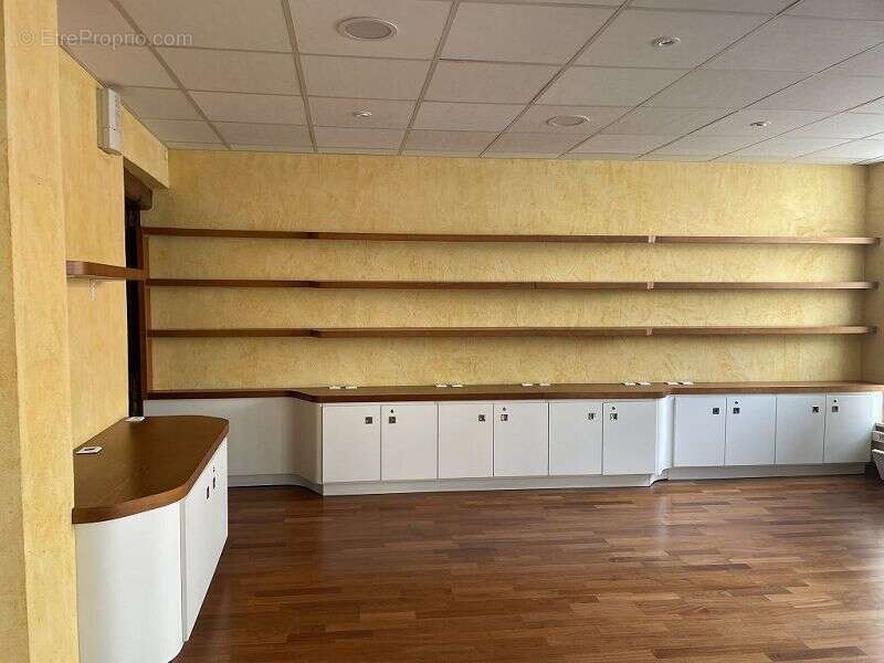 Appartement 450 m² à Sens  - photo 3
