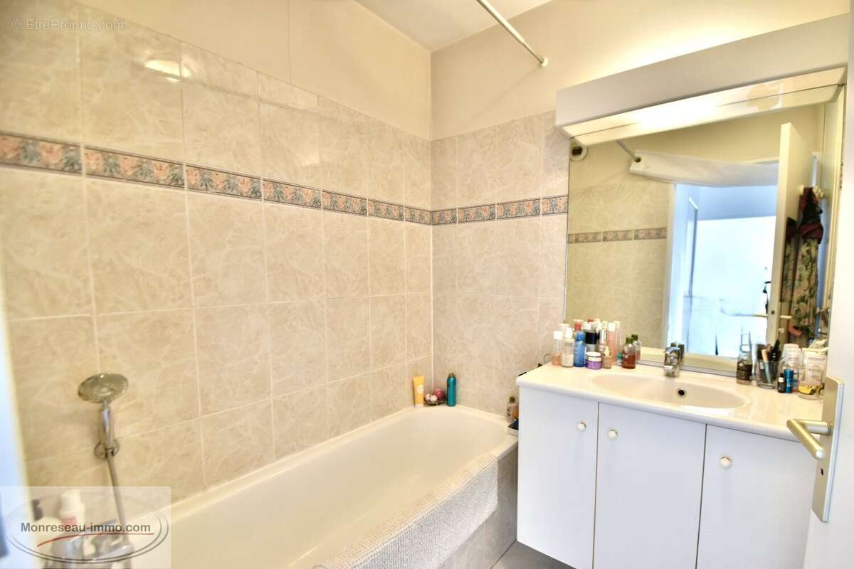 Appartement à MANDELIEU-LA-NAPOULE