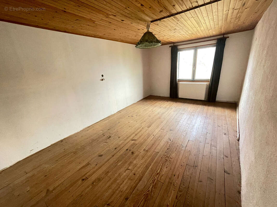 Maison PENNE D'AGENAIS 121m² + garages (terrain 11 630m²) - photo 10