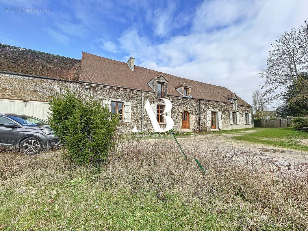 Maison à GRANDPUITS-BAILLY-CARROIS