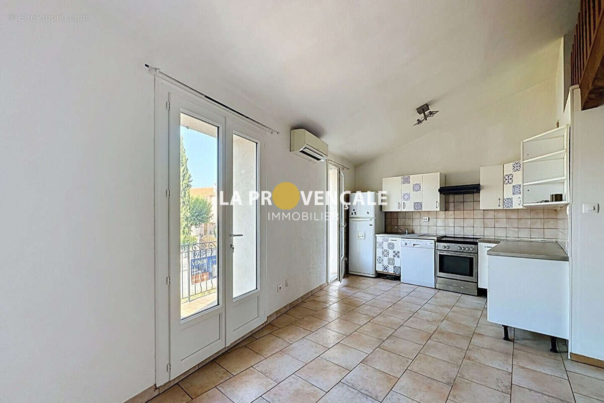 Appartement 48 m² à Trets  - photo 2