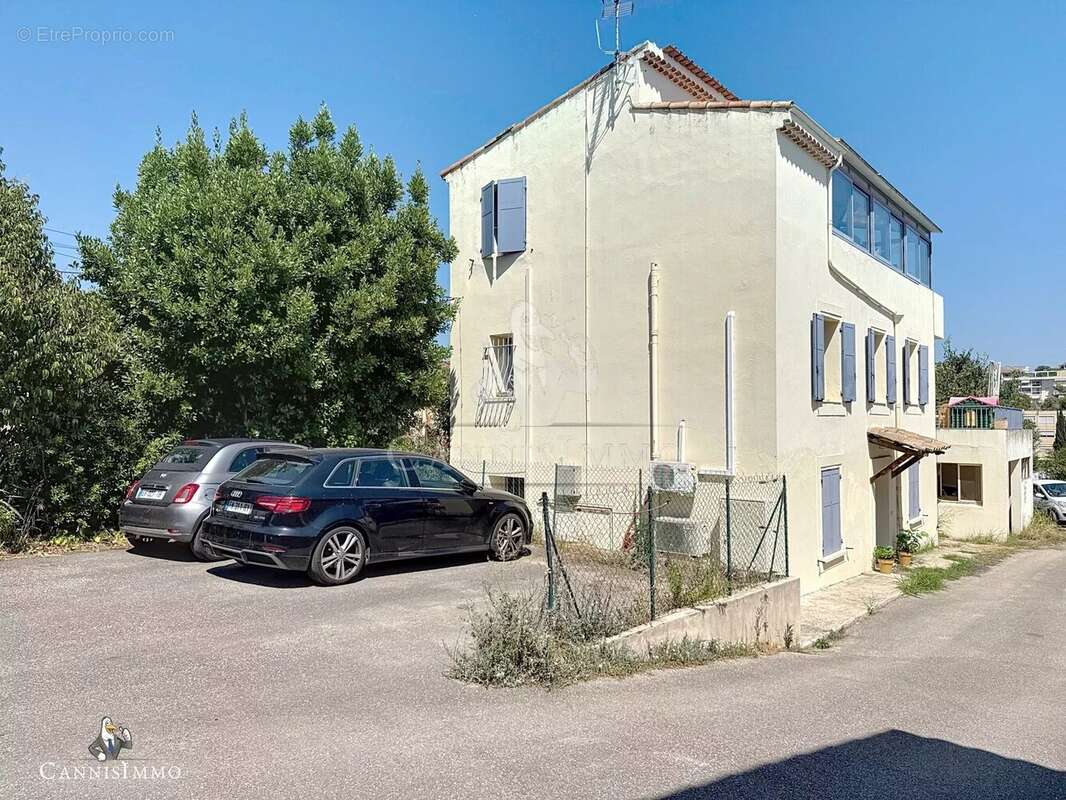 Appartement à LE CANNET
