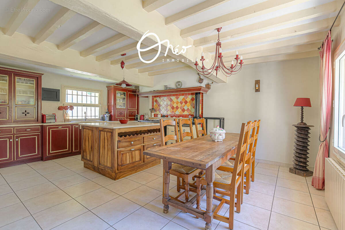 Maison à SAINT-PIERRE-DE-CHANDIEU