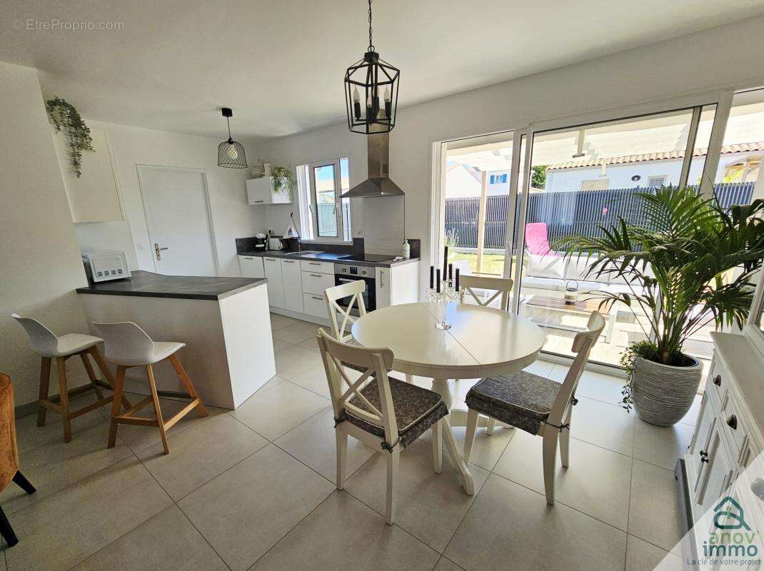 Maison à PORT-DES-BARQUES