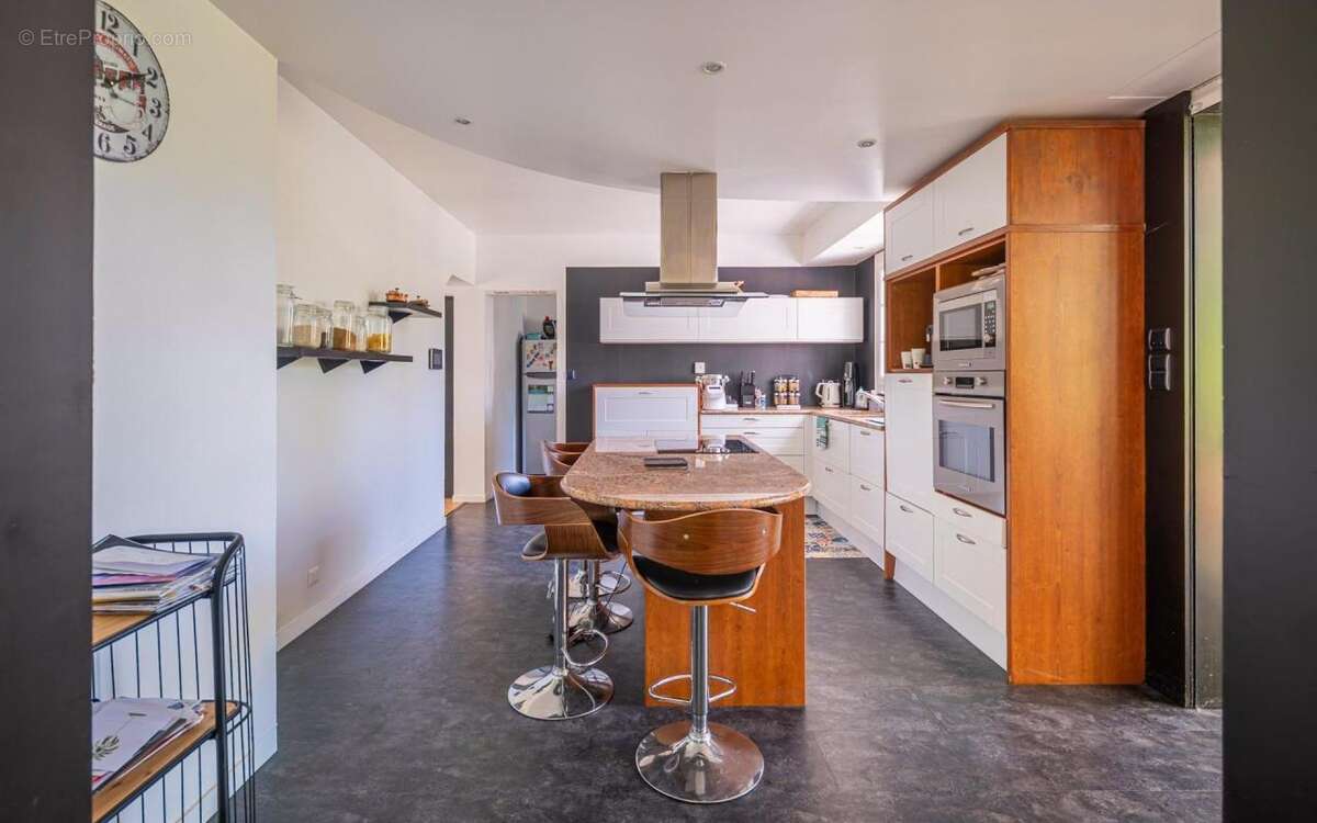 Maison à YVRE-L&#039;EVEQUE