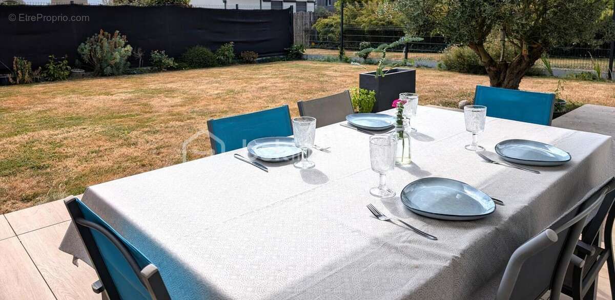 Aux portes de Rennes, à seulement 5 minutes du centre de Cesson-Sévigné, laissez-vous séduire par cette magnifique maison contem - photo 14