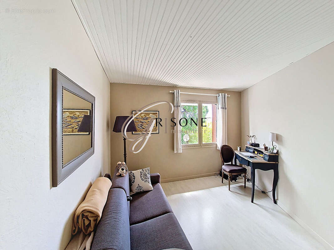 Appartement à SIX-FOURS-LES-PLAGES