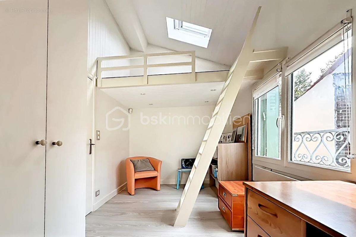 Maison à PARIS-19E