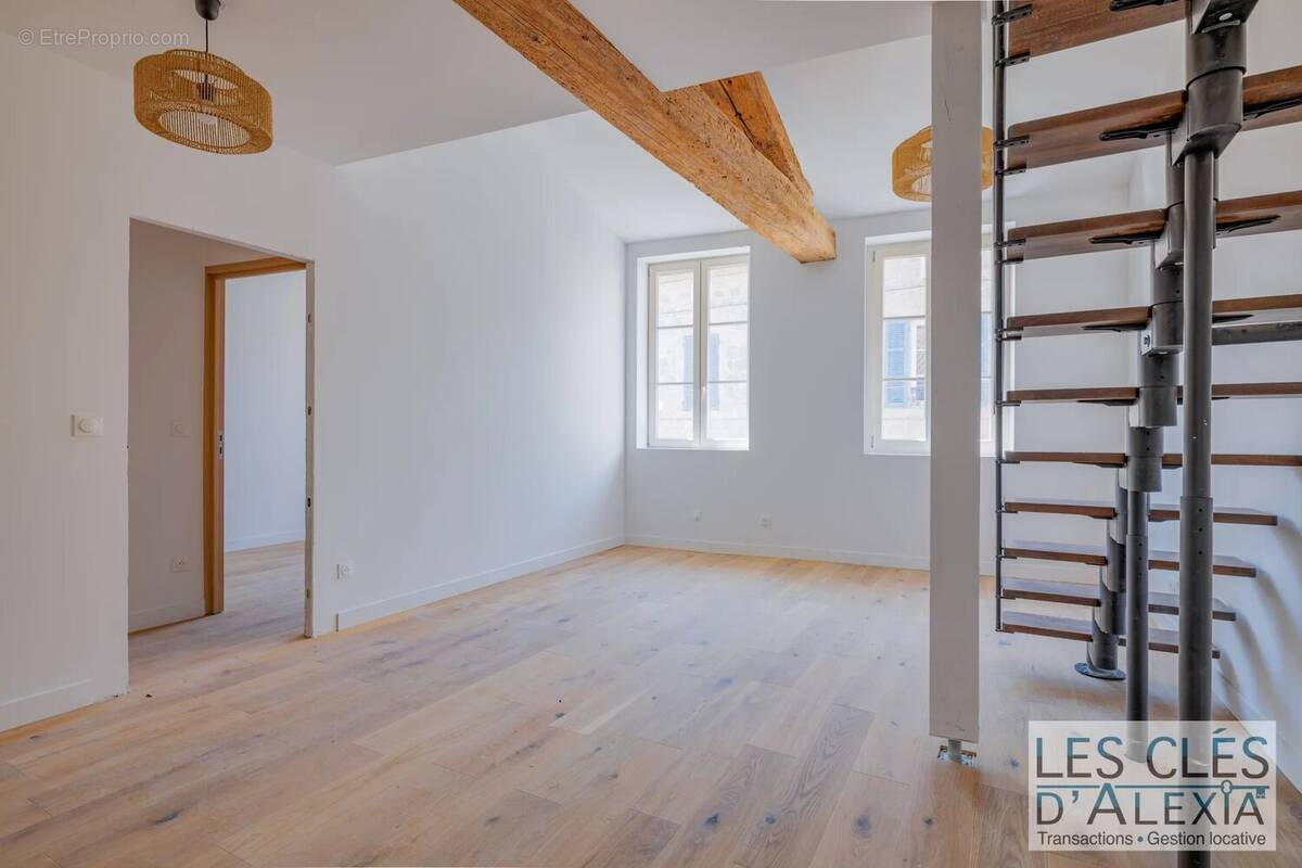 Appartement à SAINT-GENIS-LAVAL