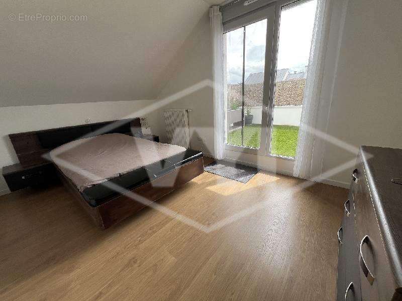 Appartement à COMBS-LA-VILLE