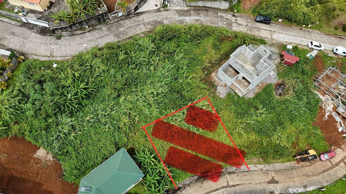 Terrain à LE LAMENTIN