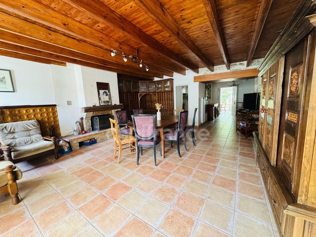 Quimiac - a vendre maison de pecheurs + dépendance avec jardin clos - 4 chambres - accès plage de lanséria et commerces à pied - photo 3