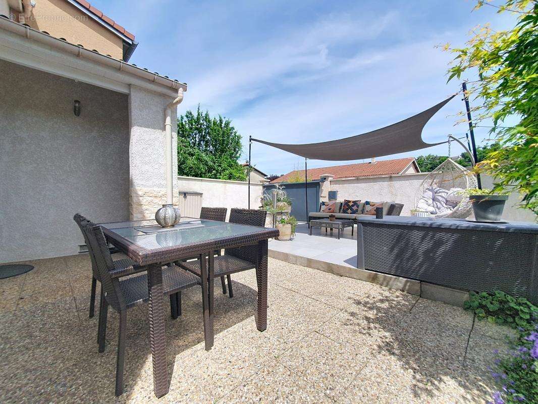 Maison - 3 Chambres - Buanderie - Garage - Sous-sol - Double Terrasse - Jardin - Au calme - photo 5