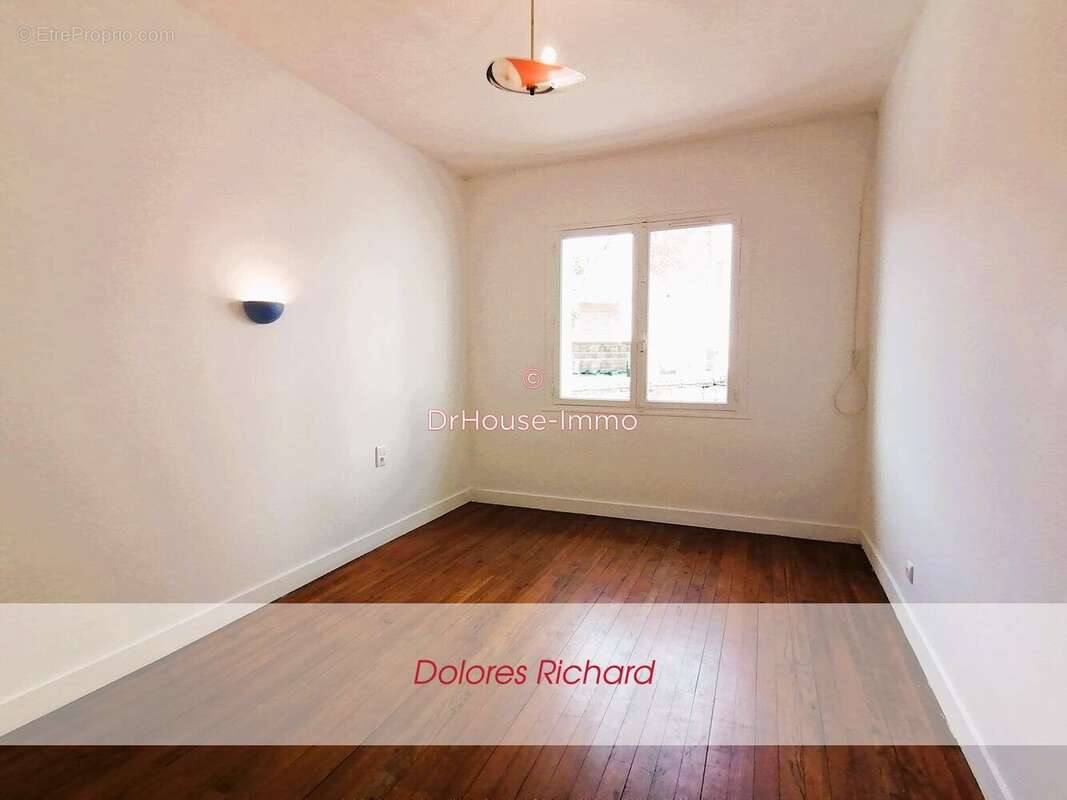 Maison 101 m² à Lussac  - photo 9