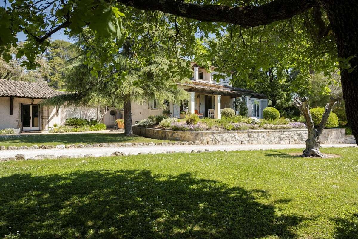 Maison à MOUANS-SARTOUX