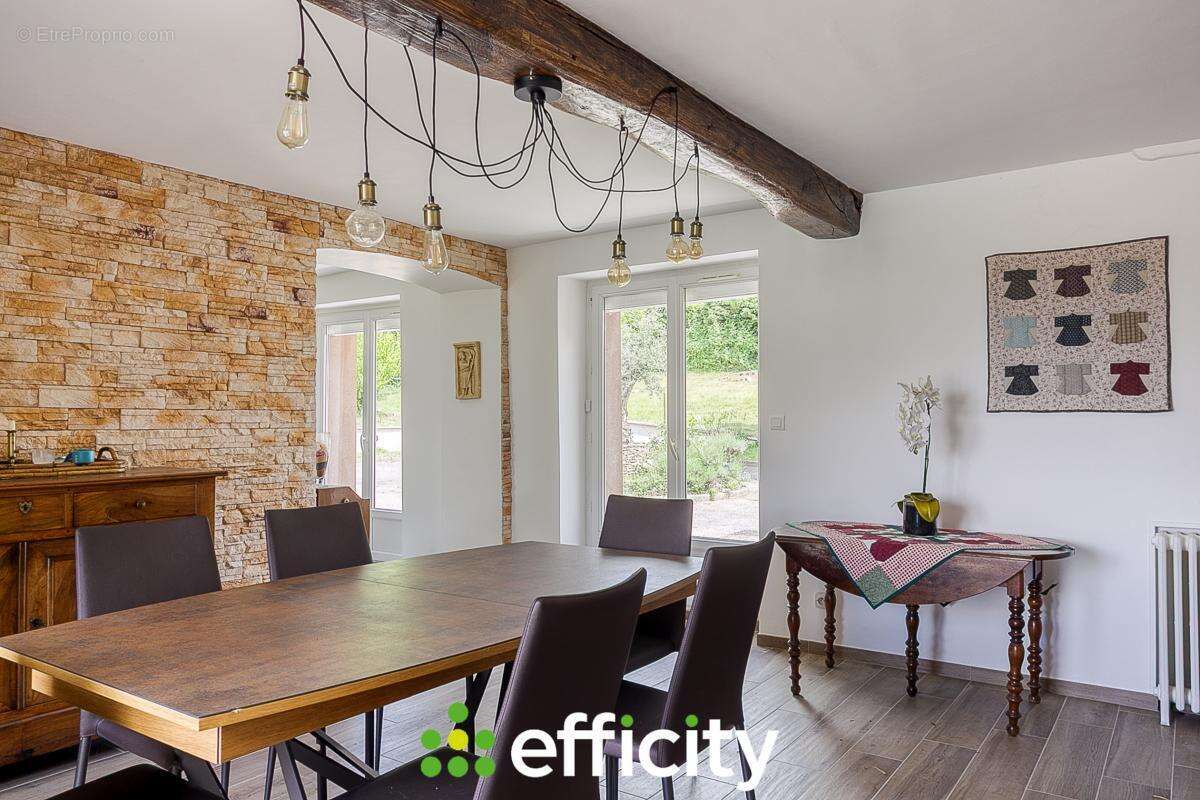 Maison à SAINT-PIERRE-DE-CHANDIEU