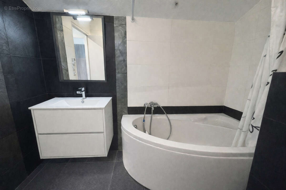 Appartement à LE COTEAU