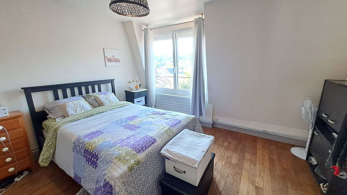 Appartement à SAINT-REMY-LES-CHEVREUSE