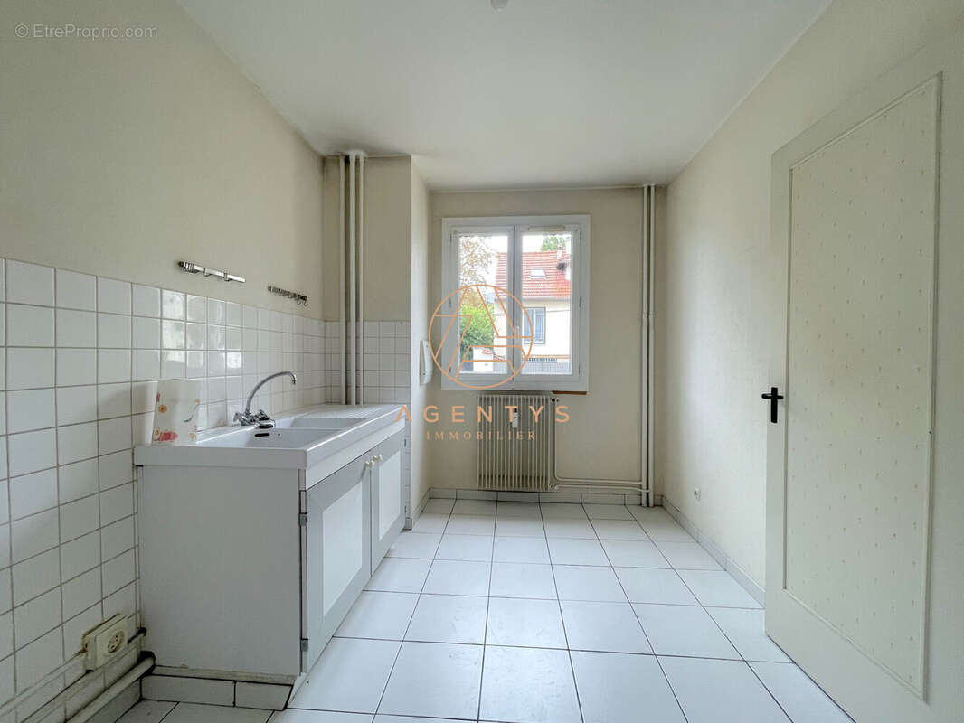 Appartement à SAINT-MAUR-DES-FOSSES
