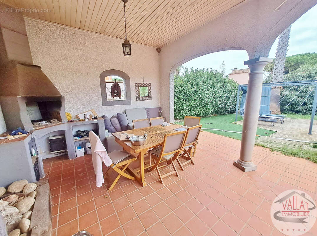 Villa de plain-pied avec piscine à vendre au Grau d'Agde ! - photo 2