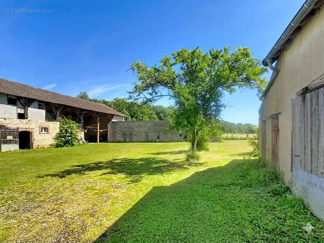 Maison à MARIGNY-LES-REULLEE