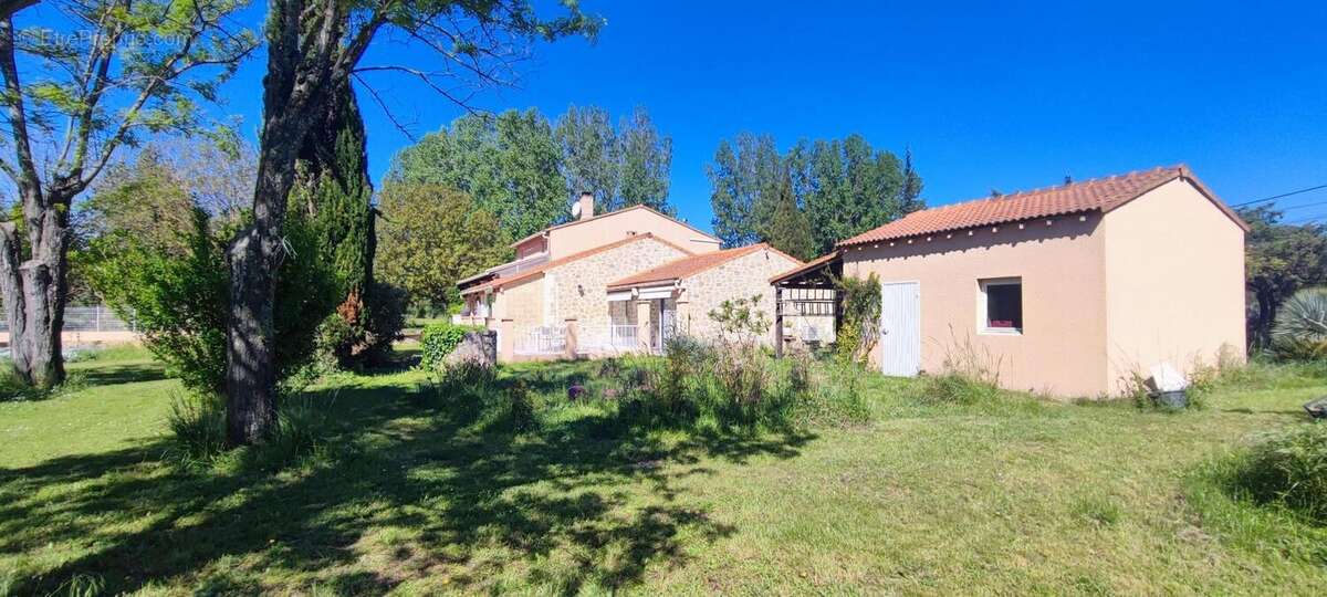 Maison à SAINT-QUENTIN-LA-POTERIE