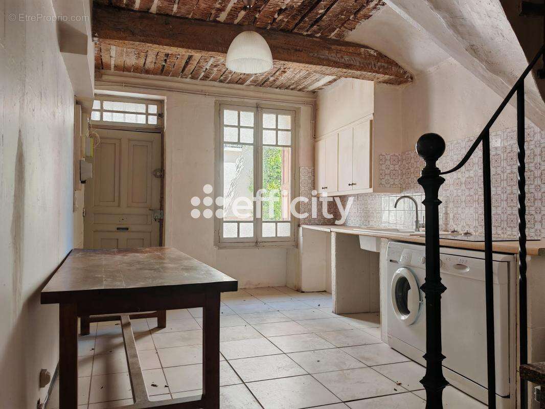 Maison à PEZILLA-LA-RIVIERE