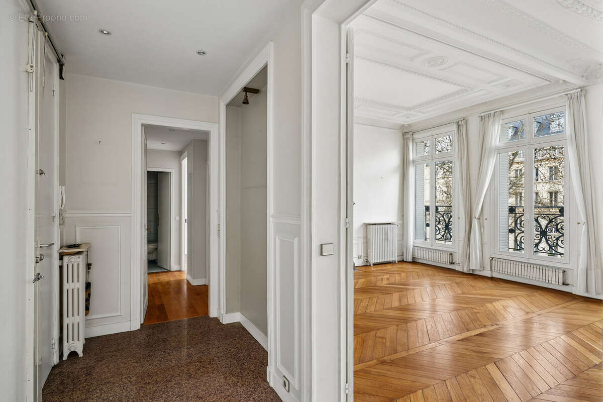 Appartement à PARIS-7E