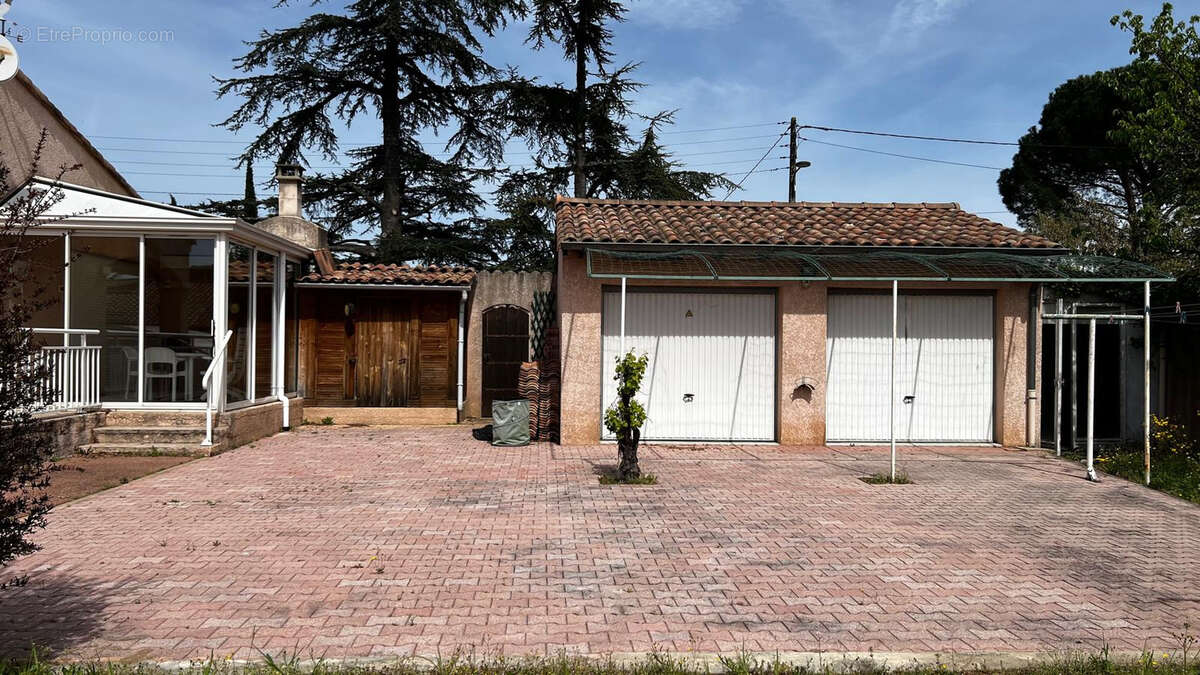 Maison à MONTELIMAR