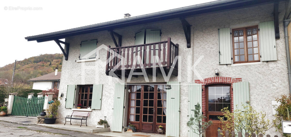 Maison à SAINT-GEOIRE-EN-VALDAINE