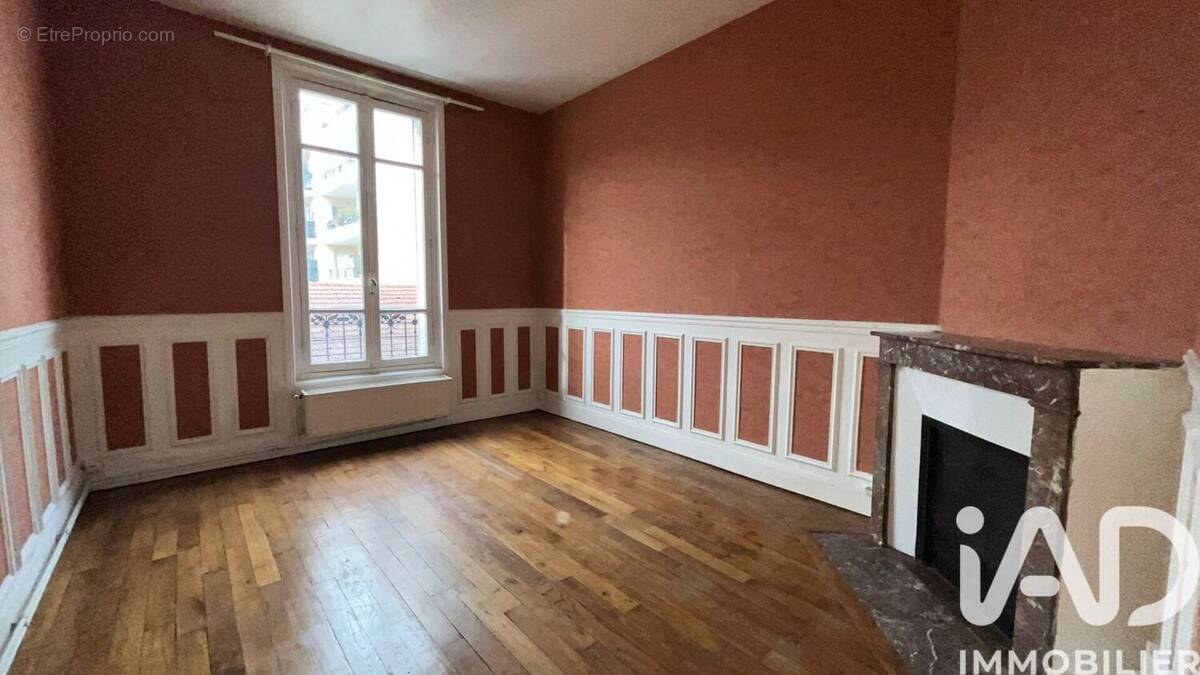 Photo 1 - Appartement à COURBEVOIE
