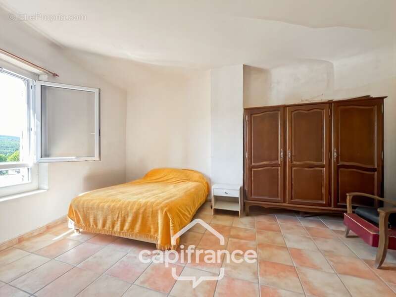 Maison à CAMPS-LA-SOURCE