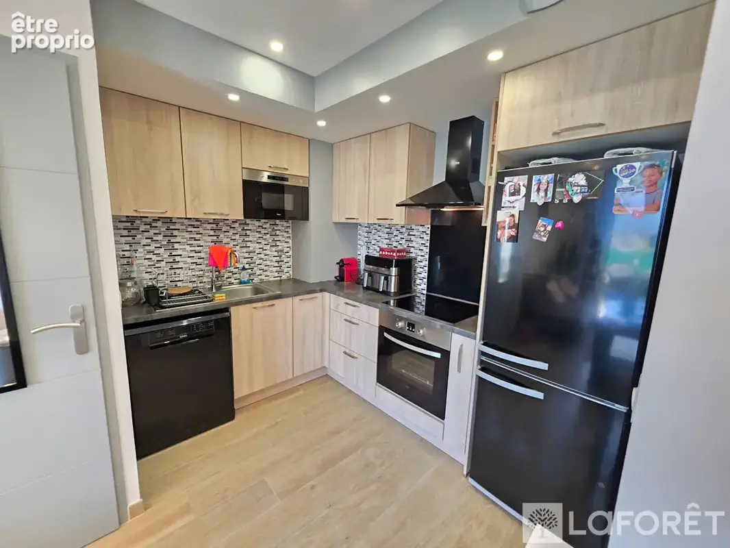 Appartement  Plans de Carros 2 pièces avec terrasse , résidence avec piscine - photo 8