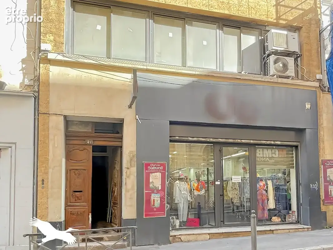 A VENDRE - Marseille 13001, Murs commerciaux de 89m² libre de toutes occupations. - photo 3