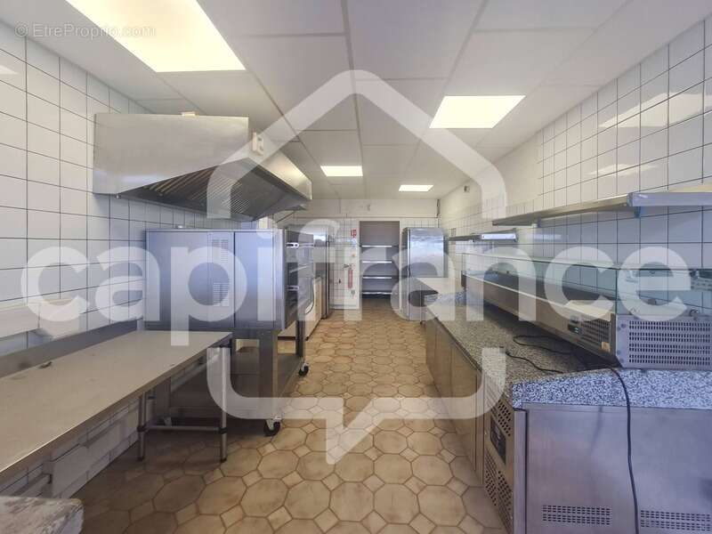 Commerce à CANET-EN-ROUSSILLON