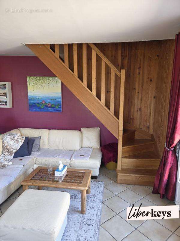 Beau local commercial 130m2 avec Appartement 120 m2 et terrain 3000 m2 - photo 7