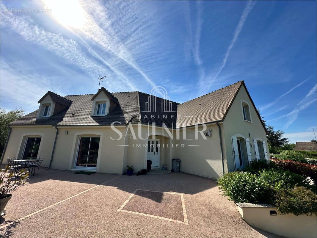 Maison à MONTRICHARD