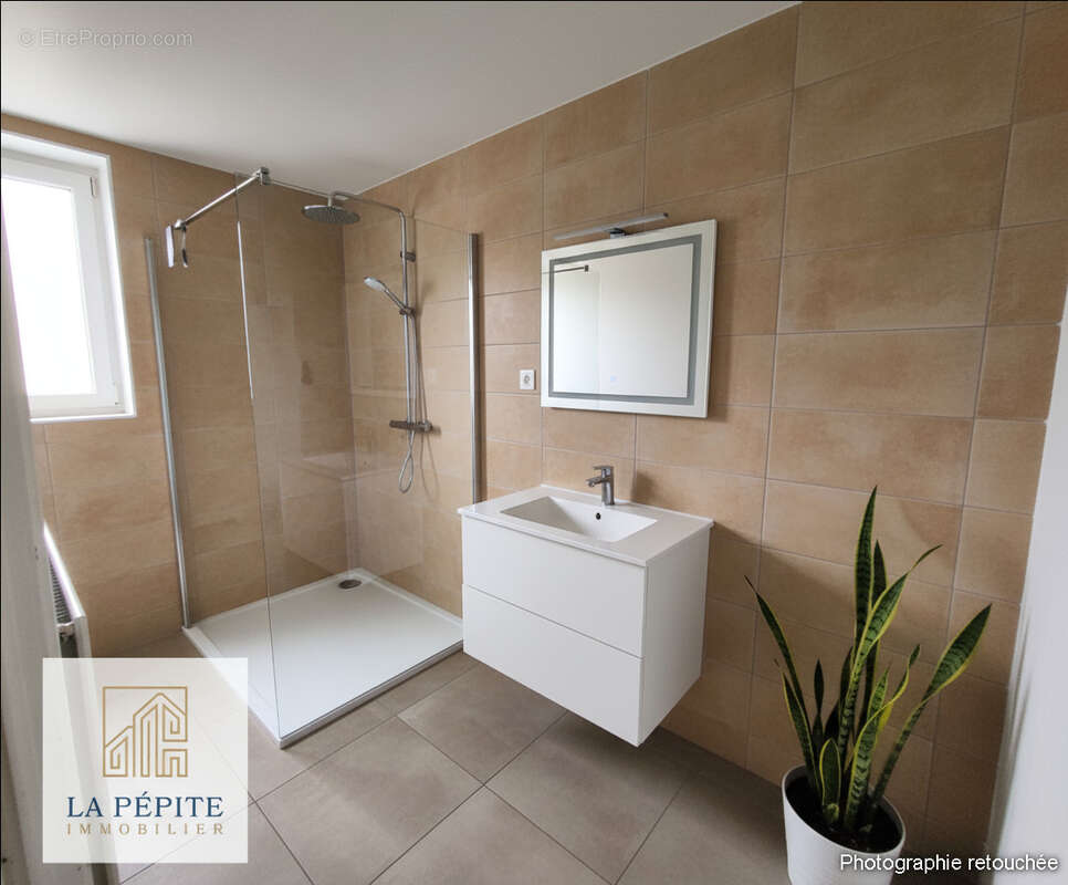 Maison à PONT-SUR-SAMBRE