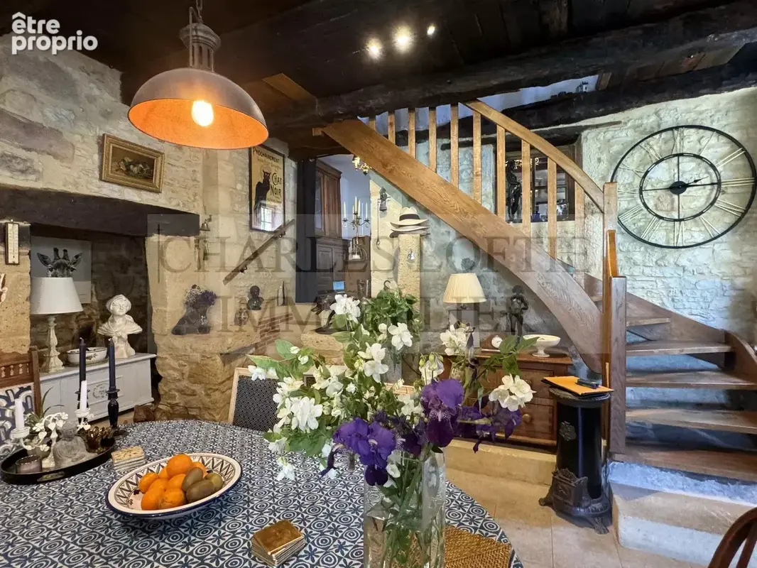 Jolie maison en pierre avec terrasse dans un village dynamique avec commerces en Bouriane - photo 7