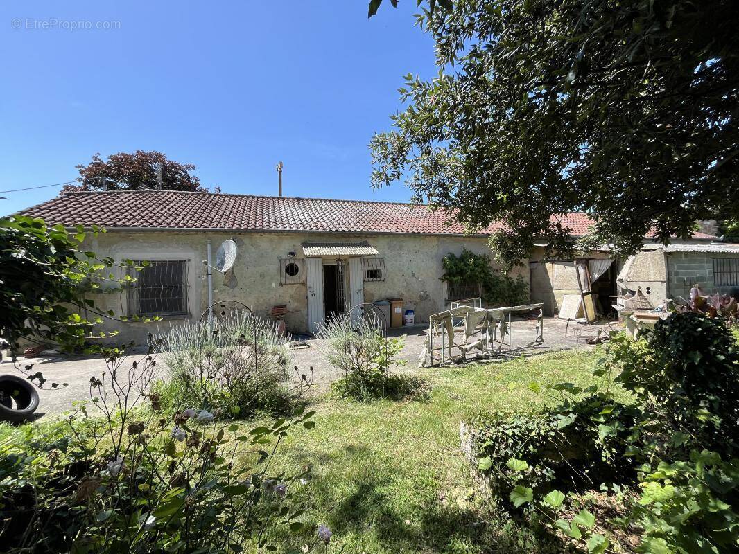 Maison à MONCRABEAU