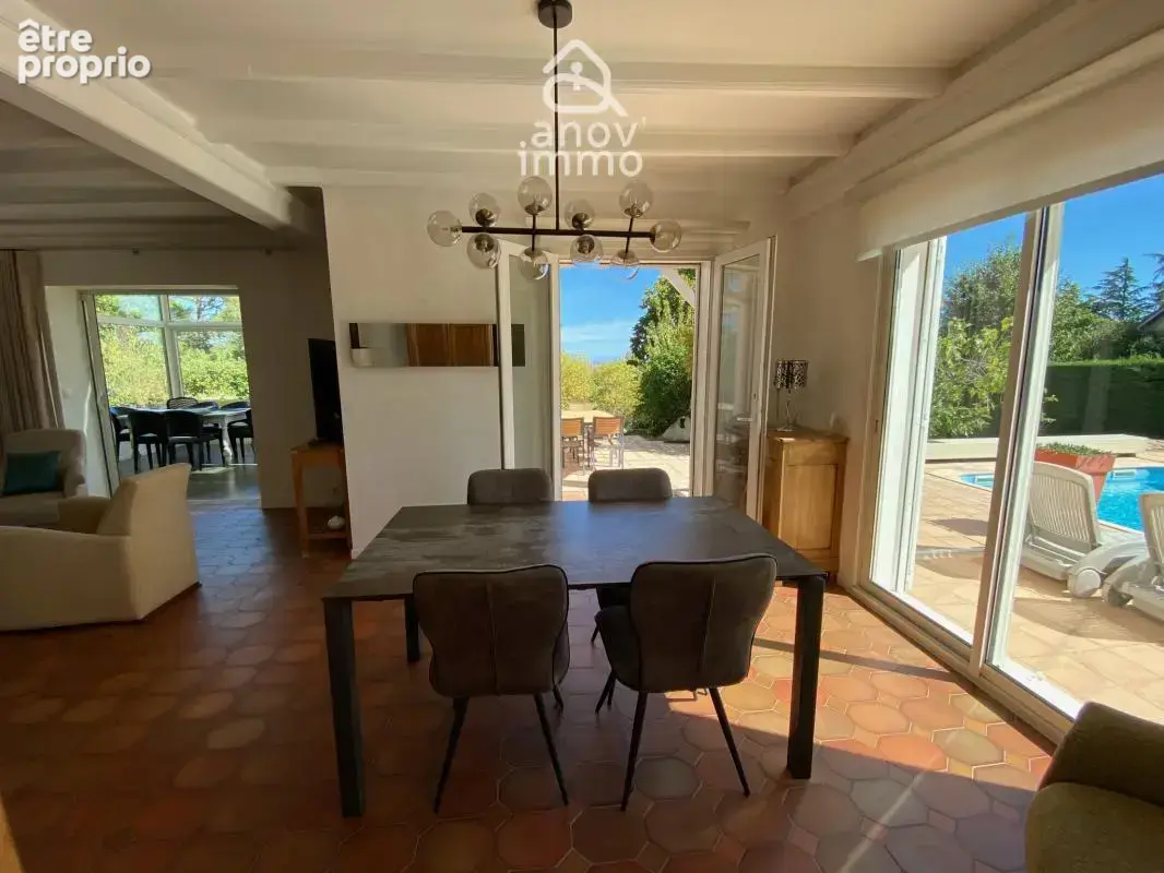 CHAPONOST -- Maison familiale de 240 m2 avec piscine, terrai - photo 4