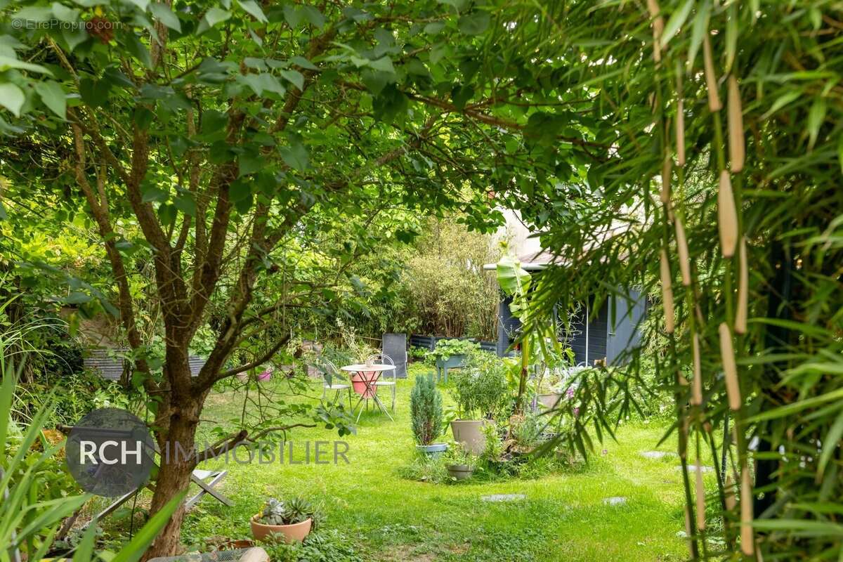 Maison à MEZY-SUR-SEINE