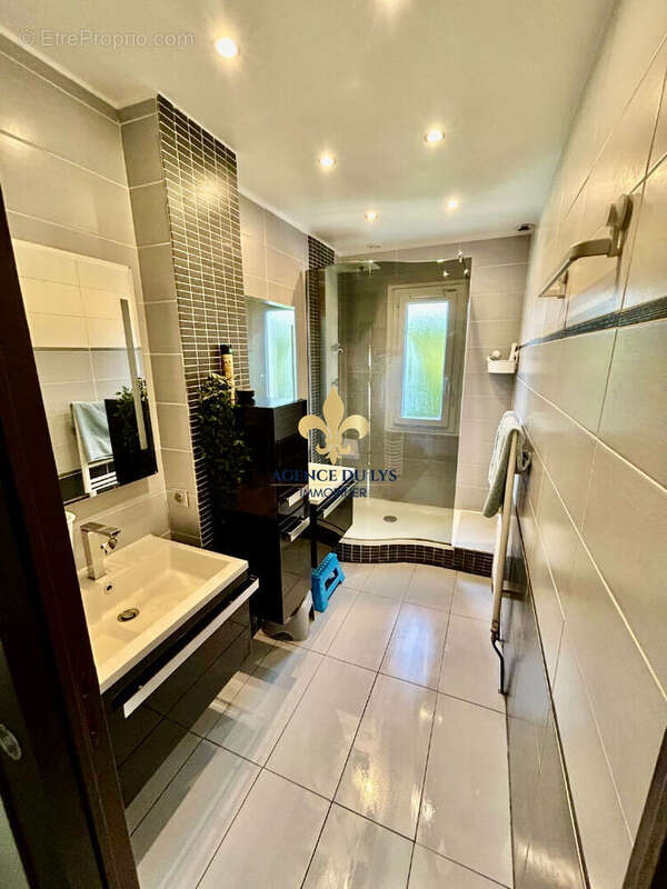 Maison à LA CHAPELLE-EN-SERVAL