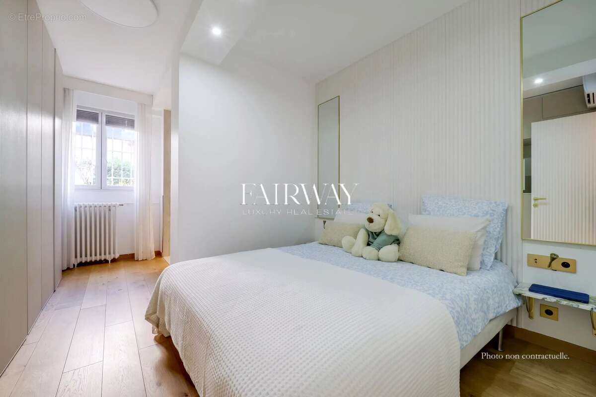 Appartement à NEUILLY-SUR-SEINE
