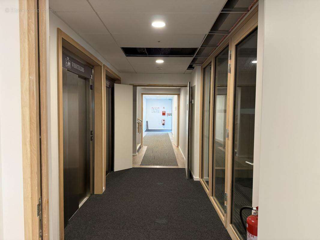 Commerce à ALLONZIER-LA-CAILLE