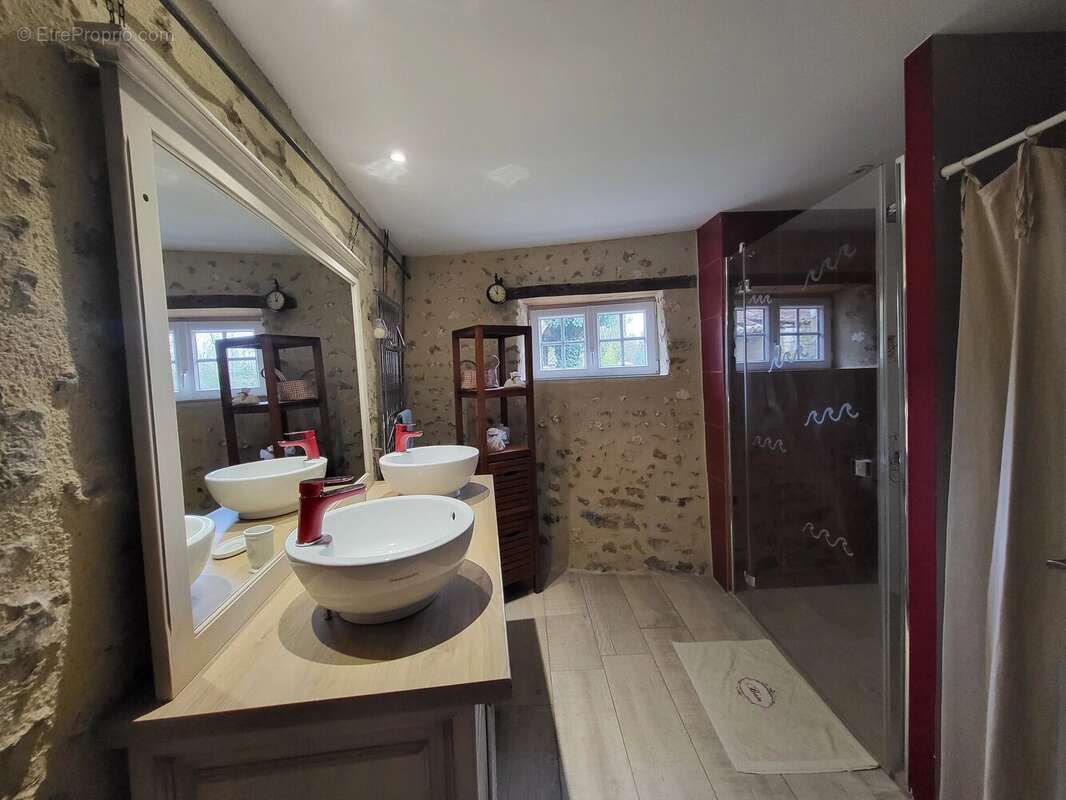 Maison à LA CHAPELLE-MOULIERE
