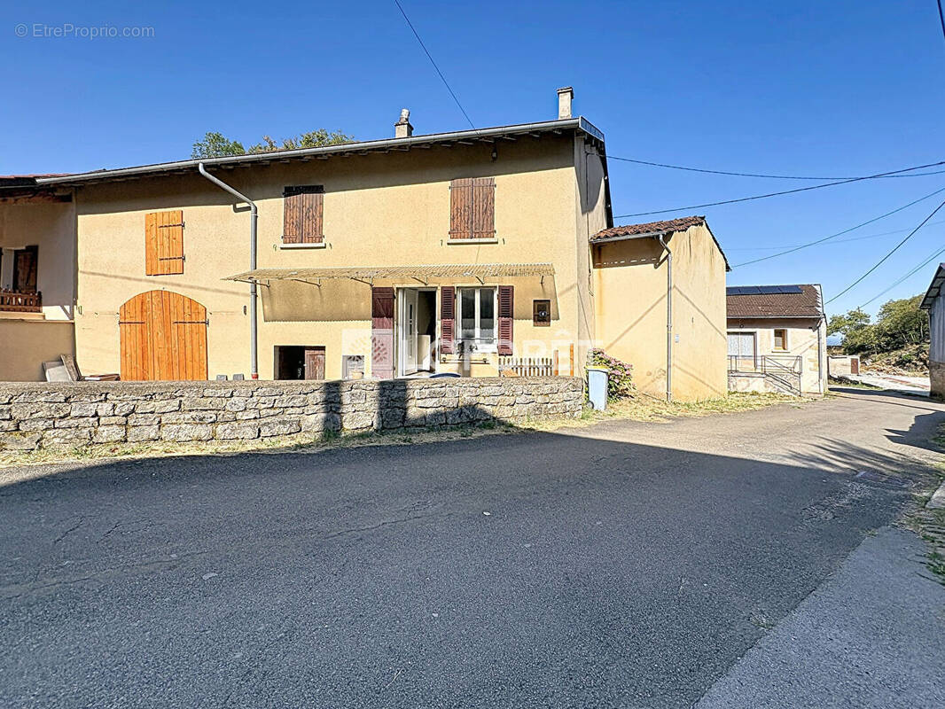 Maison à NANC-LES-SAINT-AMOUR