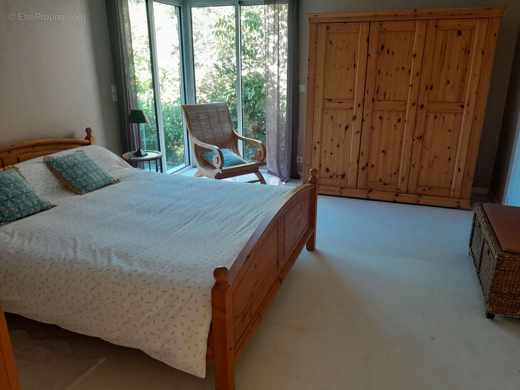 Villa t6 avec piscine et jardin - photo 23