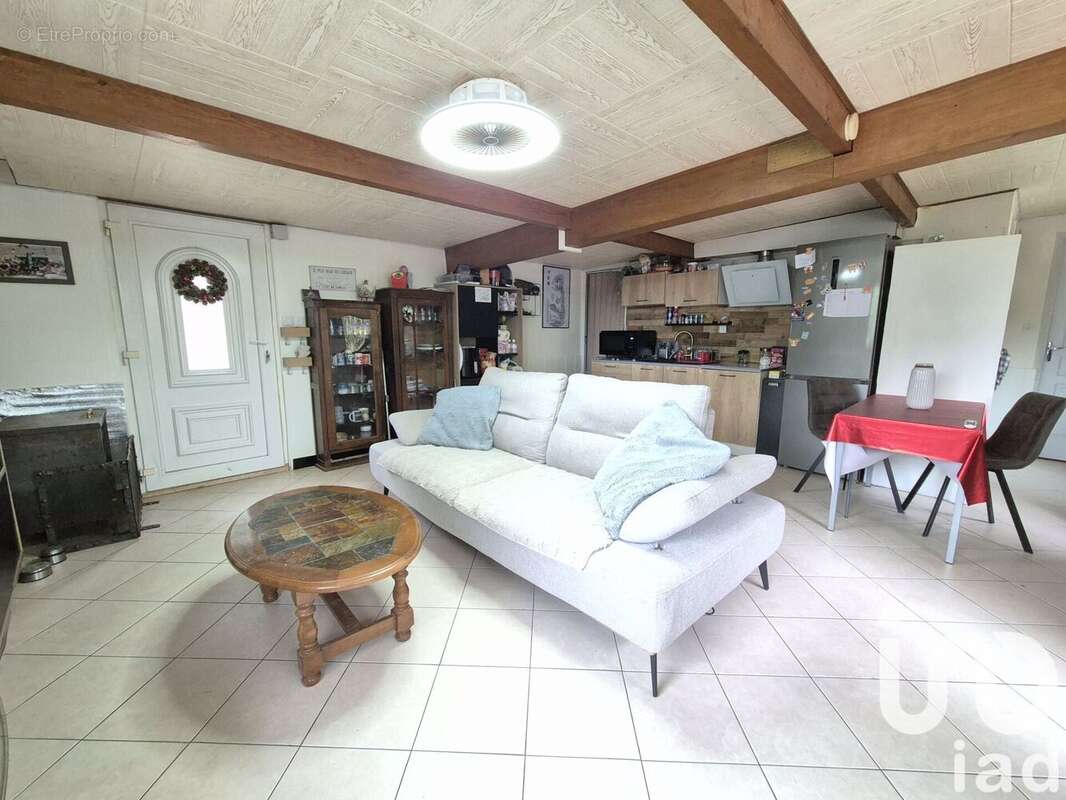 Photo 4 - Maison à LAROCHE-SAINT-CYDROINE